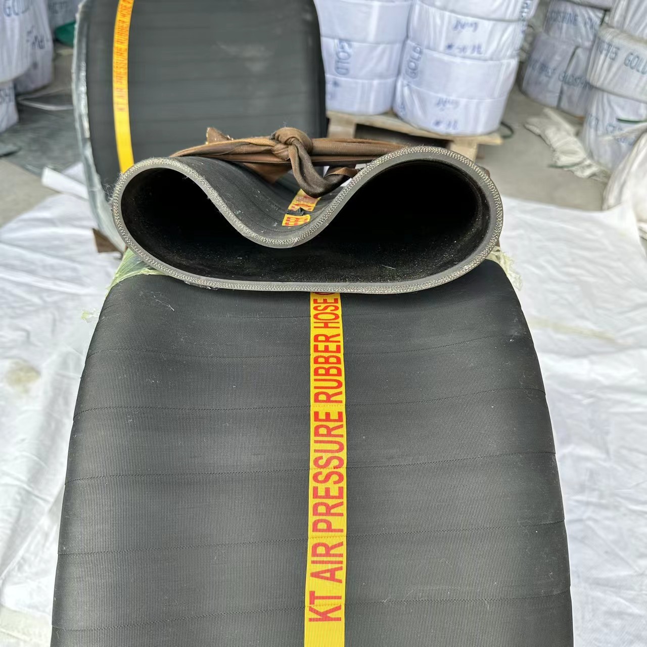 4“-28” Rubber Mud Water Hose Used in Water Areas, Engineering, Coal Mines, Oil Machinery