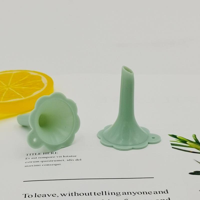 Plastic separatory funnel pp perfume separatory funnel mini toner cosmetic packaging tool manufacturers