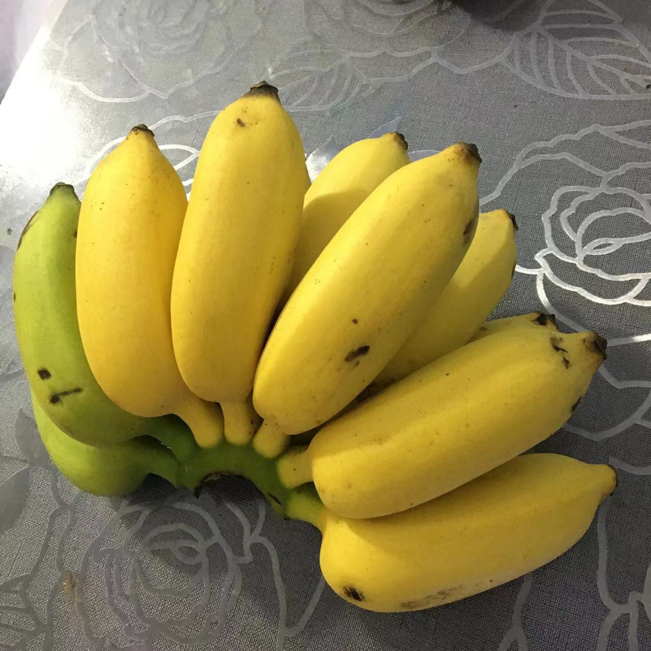 Guangxi fresh fruit millet banana seasonal fruit 4.50kg whole box postage non-apple banana banana a generation of hair