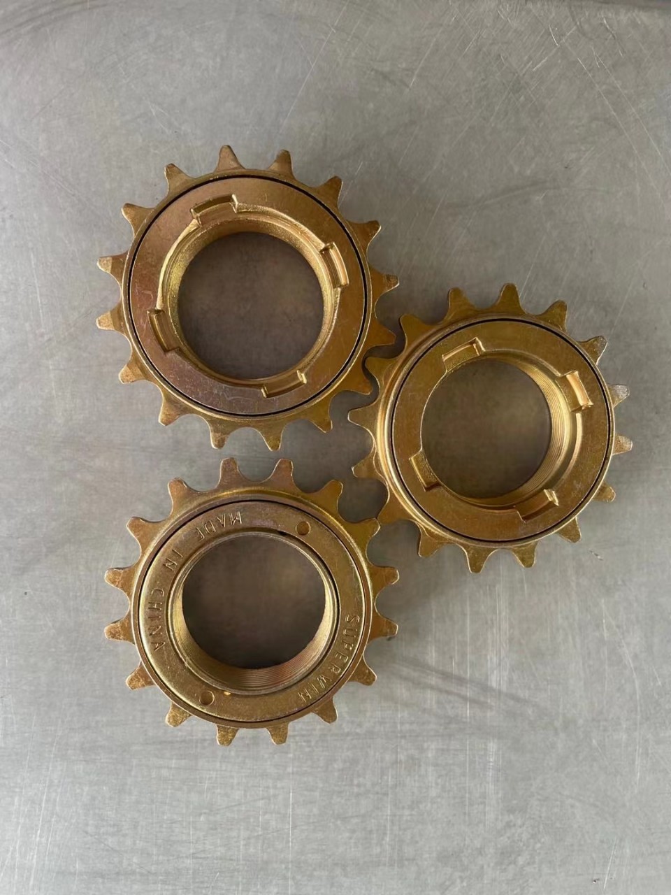 оптовая продажа 16 зубчатого желтого серебряного маховика 12 зубчатого маховика, больше скидок при покупке