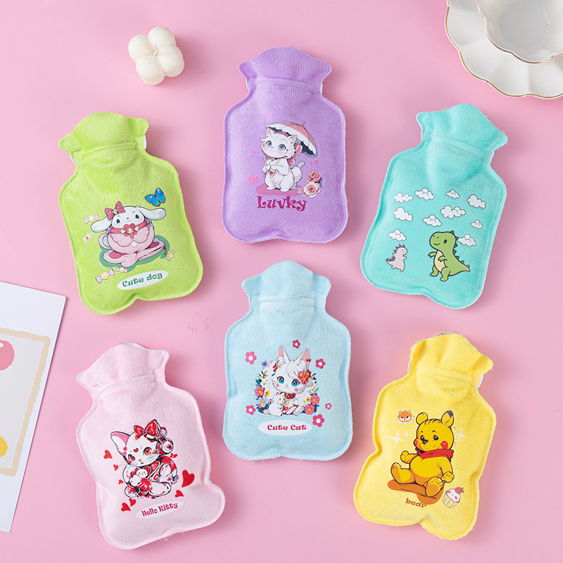 Cute water injection hot water bag wholesale cartoon pvc hand warmer printed logo gift small water filling warm water bag