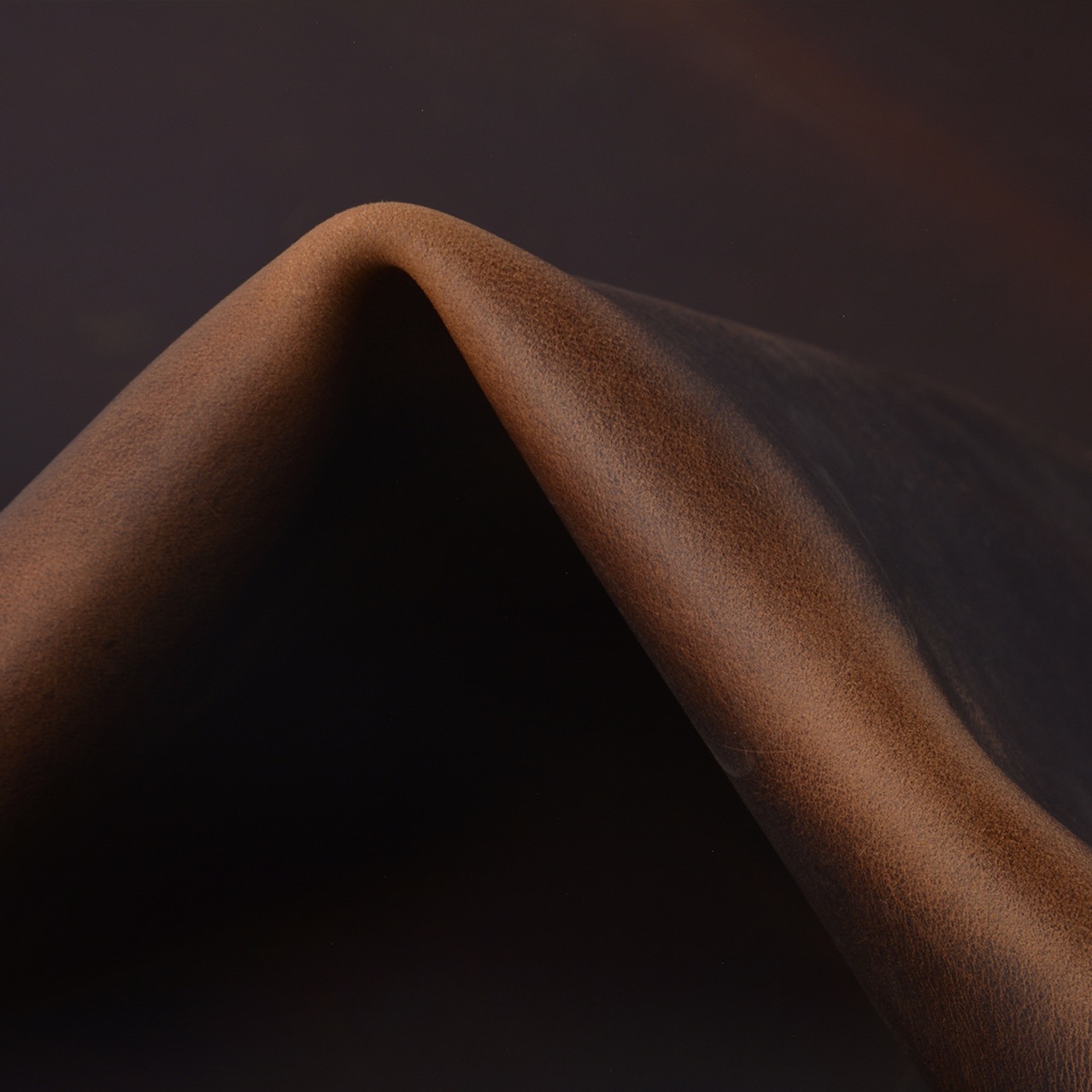 Genuine Layer Cowhide Yellow Cow Crazy Horse Leather Vintage Style Oil-impregnated Leather Color-changing Cowhide Oil Wax Leather Bag Leather Material