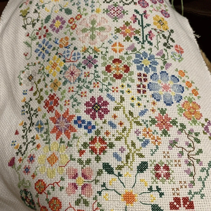 A Flower a Day Cross Stitch Kit