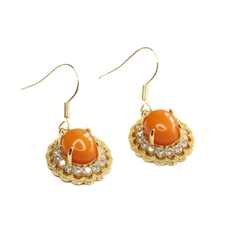 As soon as Yu natural chicken oil yellow old beeswax earrings amber claw set ear hook palace wind wholesale generation HP4102504