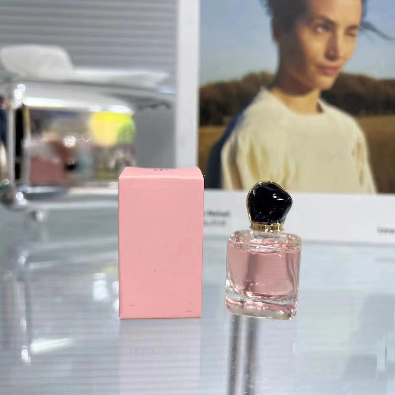 Vietnamese Big-Name Q Version Perfume Sample Douyin Live Broadcast Popular Night Market Stall Universal Male and Female Student Perfume Sample