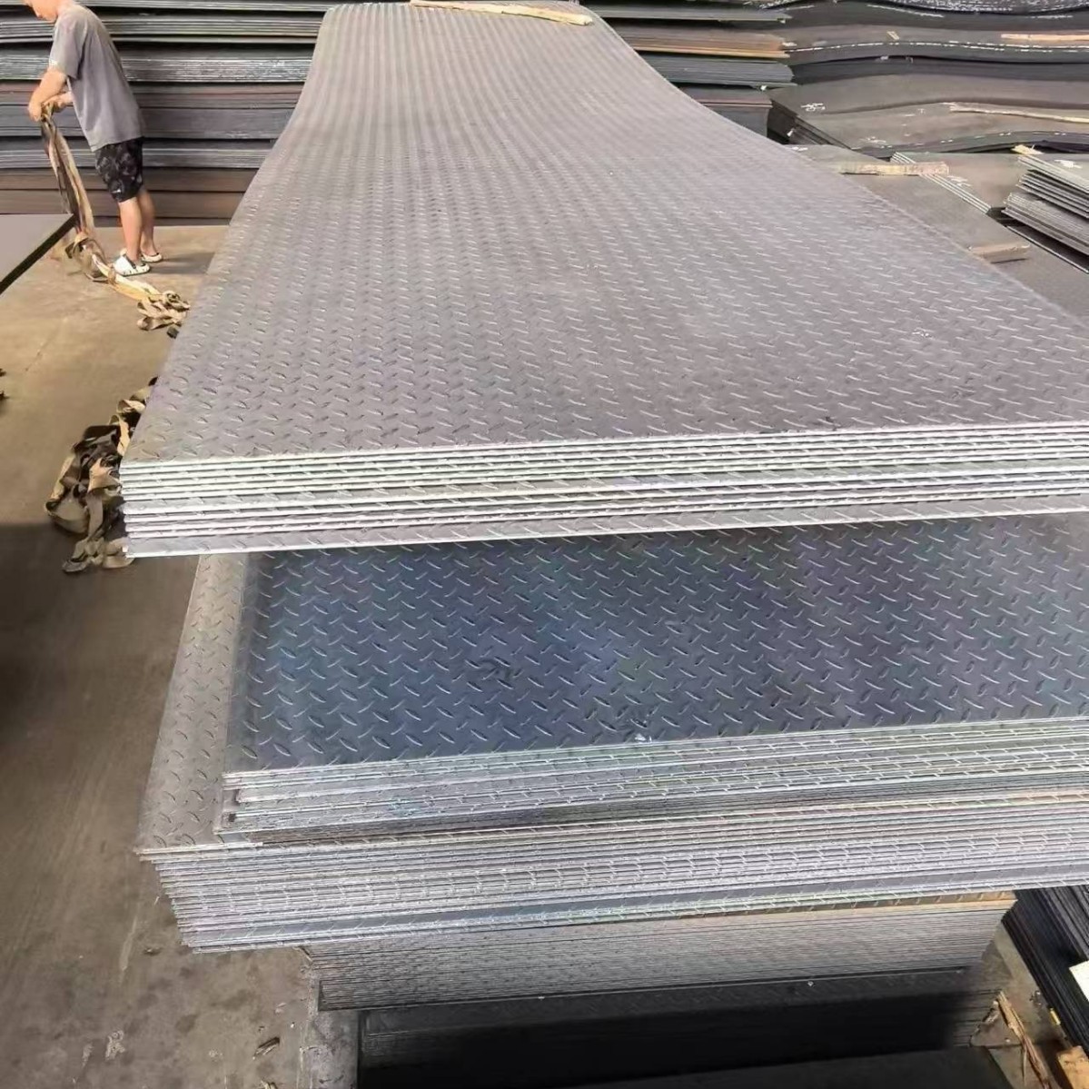 Supply Q355B Steel Plate Laser Cutting Chongqing 304 Stainless Steel Plate Hot-Rolled Plate Model Wholesale and Retail Galvanized