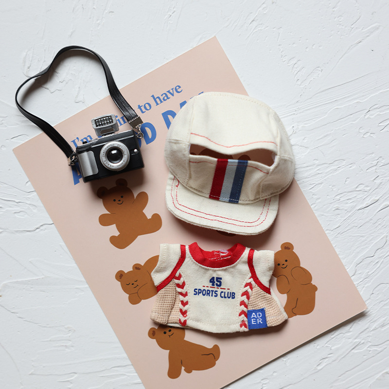 Only the Clothes and Hat Are Included in the Labubu Doll Outfit, Which Includes a Baseball Suit for Doll Dressing Up, the New 2026 Model for Doll Machines