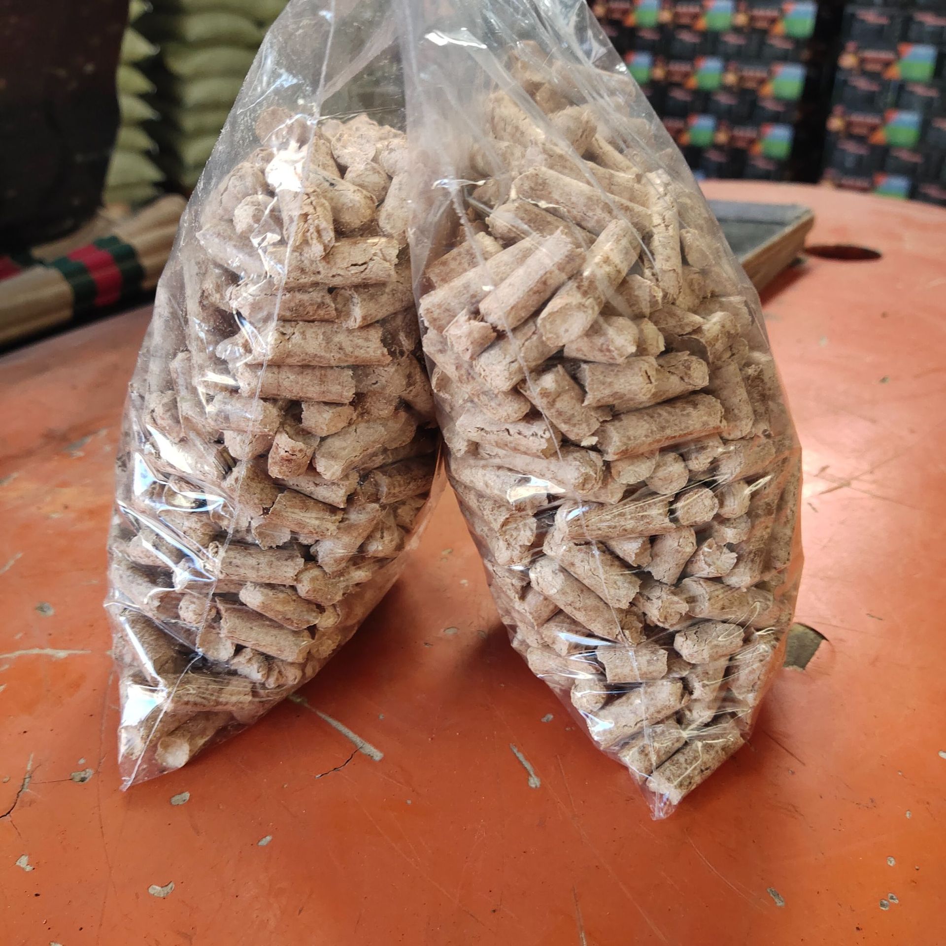 Bioenergy Wood Pellets Low Ash Pine Wood Biomass Pellets Heating Stove Combustion Biomass Wood Pellets