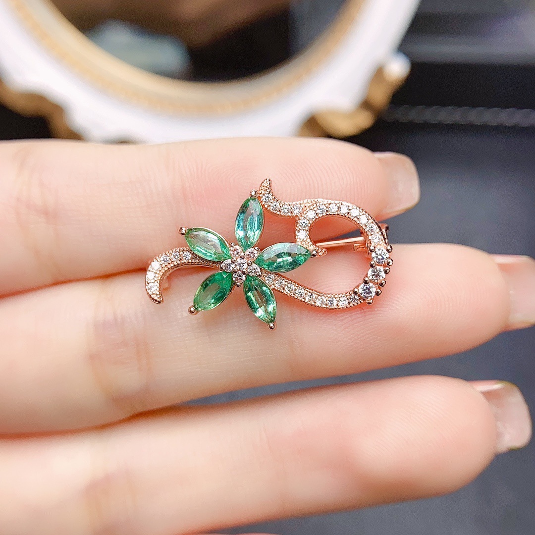 Оптовая продажа популярной броши из натурального изумруда, инкрустированной серебром S925, основной камень 2.5*5, горячие продажи в Европе и Америке