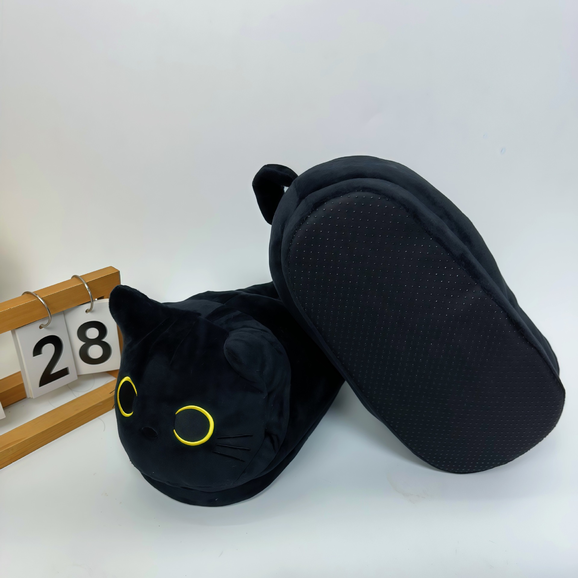 Factory direct supply cute couple classic panda fat cat plush slippers autumn and winter home warm fabric slippers cross-border