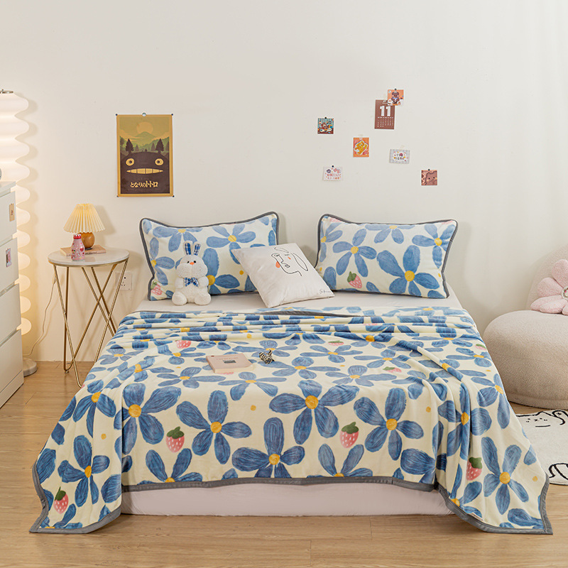 Blanket Thickened Milk Fleece Coral Fleece Flannel Sofa Blanket Office Lunch Break Air-conditioning Blanket Gift Blanket
