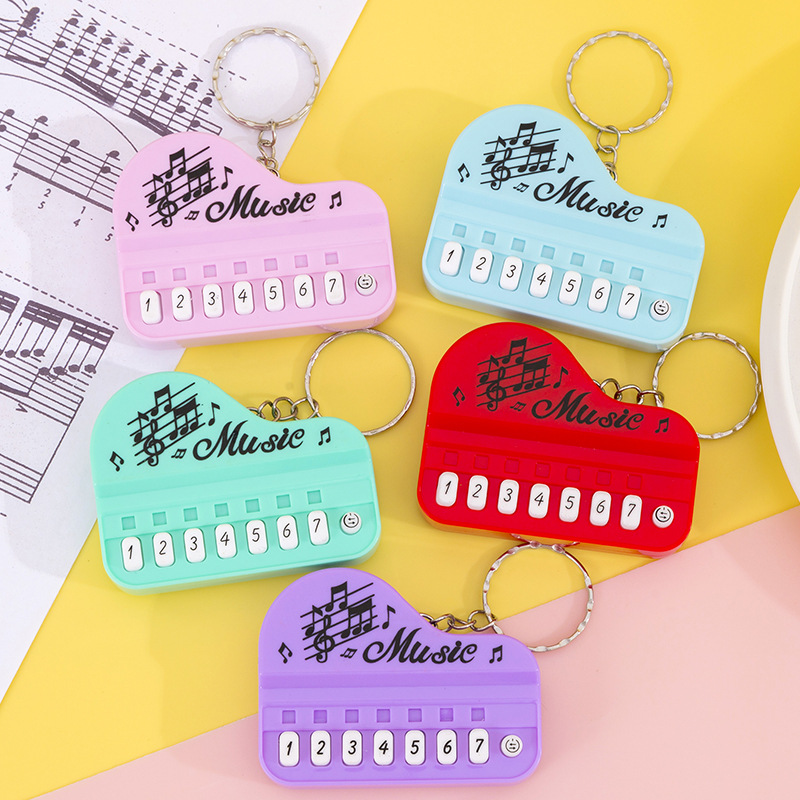 Mini Handheld Piano Keychain Children's Electronic Keyboard Cartoon Keychain Pendant Can Play Luminous Creative Toys