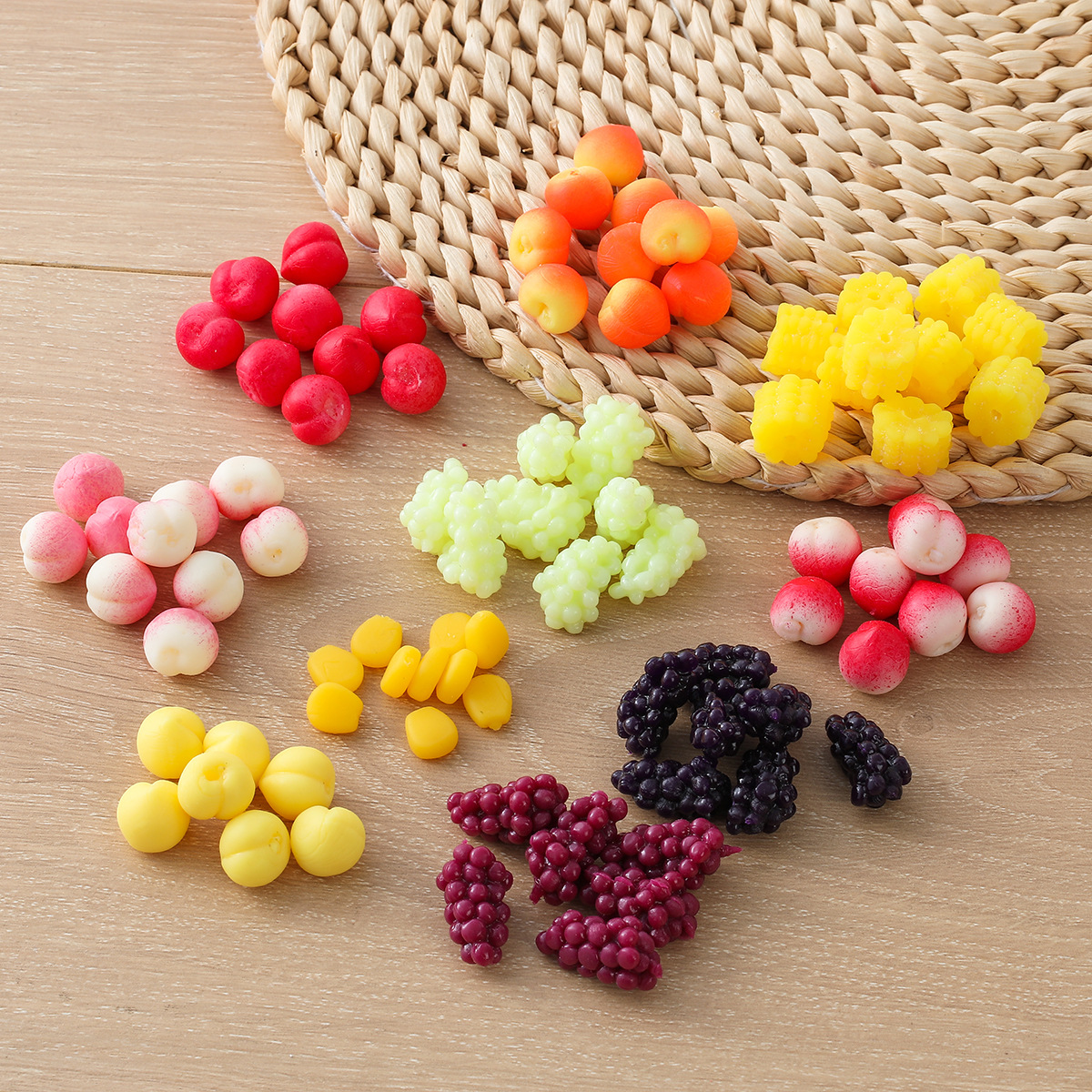 Мини-игрушка ТПР Q-Bomb персик желтый нектарин красный виноград кукурузные сегменты стресс-снимающая игрушка