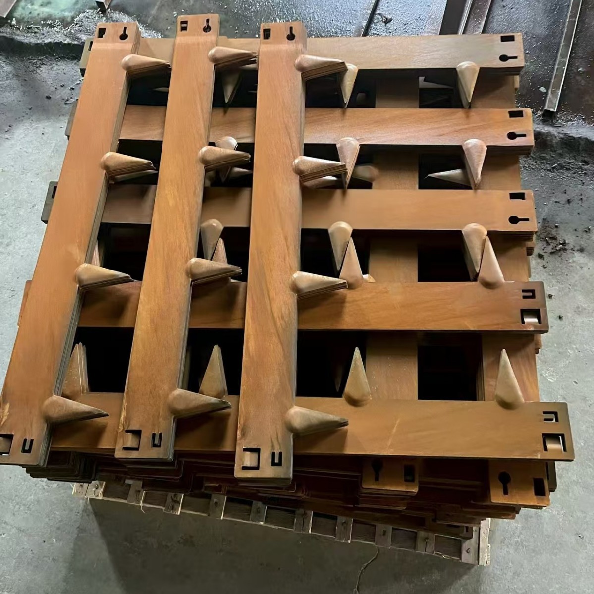 Weather-Resistant Steel Plate Fencing, Weather-Resistant Steel Retaining Walls, Amazon Best-Selling Fencing, Weather-Resistant Steel Fences, Rust-Proof Spray-Painted Fences