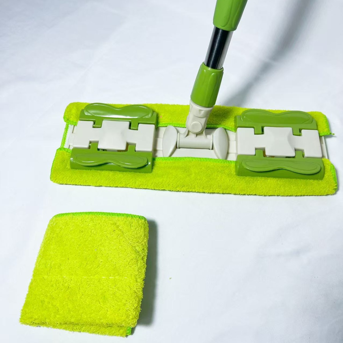 Customized Large Cloth Mop 2025 New Style Can Hold Face Towel for Household Use, One Mop for Lazy People, Rotatable Chenille