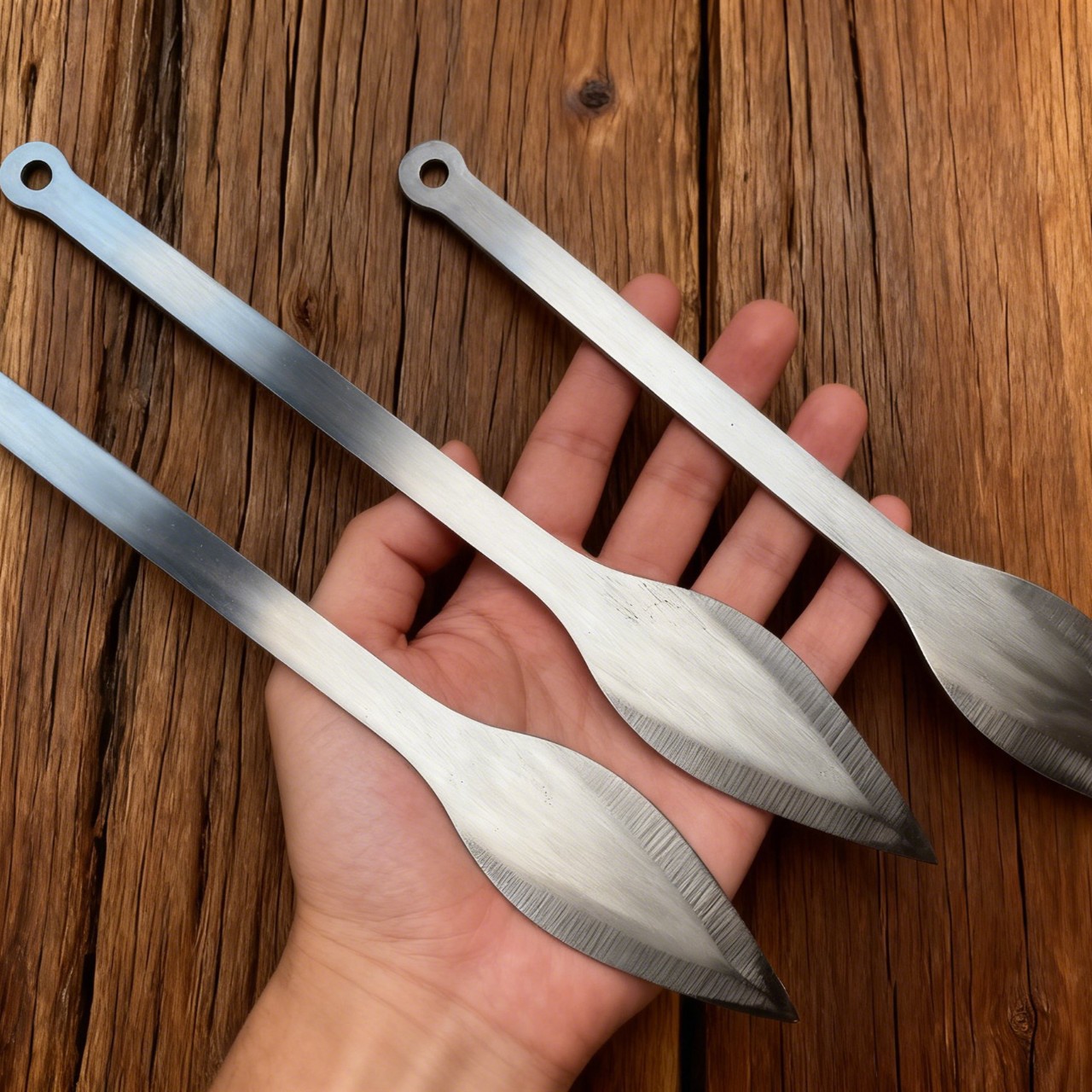 Professional Thickened Darts for Training, Suitable for Indoor and Outdoor Use, Dazzling Practice Knife, Stainless Steel, New Model, Leaf-Shaped, Colorful