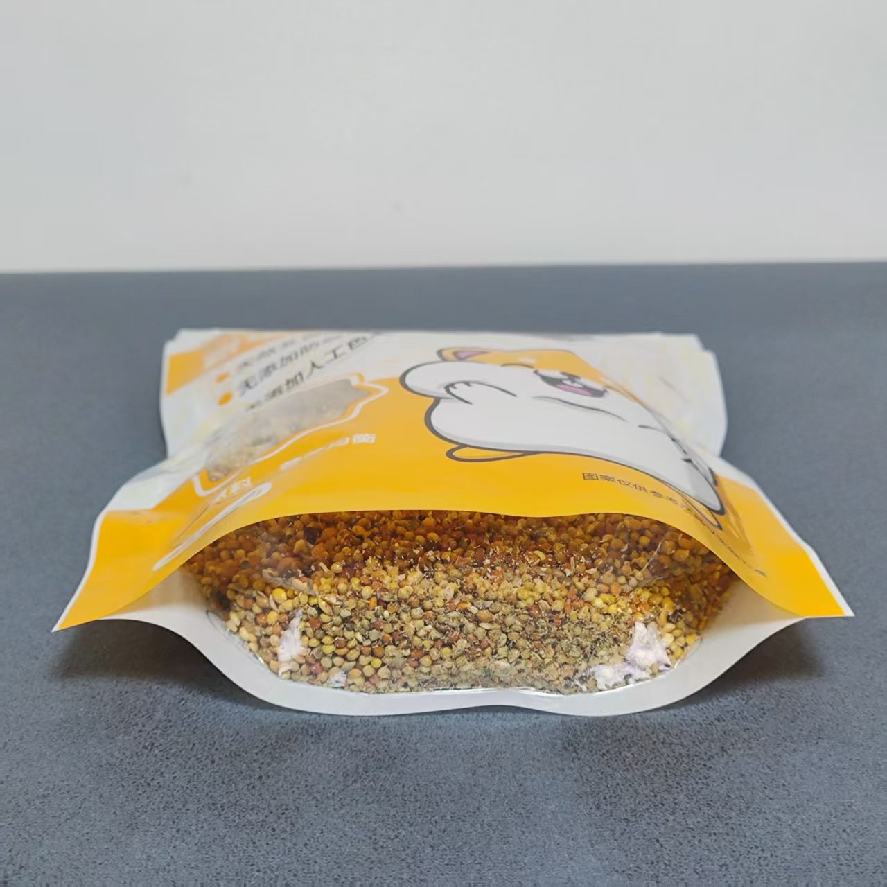 Supply of Luxury Full-Term Hamster Food Packaging Stand-Up Bags and Self-Sealing Strip Packaging Bags