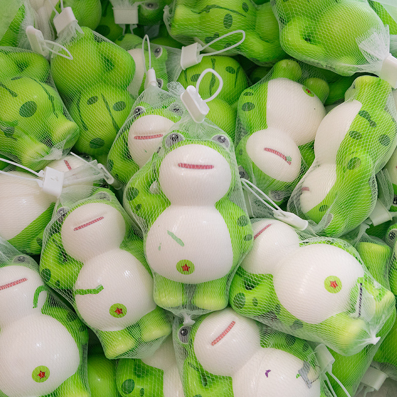 Salute frog slow rebound decompression toy pinch music small pendant decompression toy creative pu doll wholesale