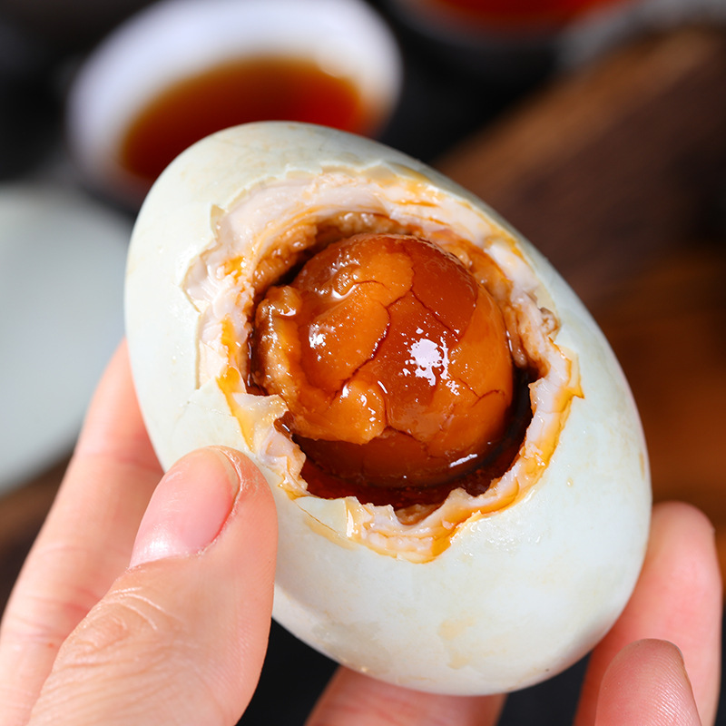 SOURCE manufacturer Beibuwan mangrove roasted sea duck eggs salted duck eggs wholesale salted eggs full box Guangxi specialty