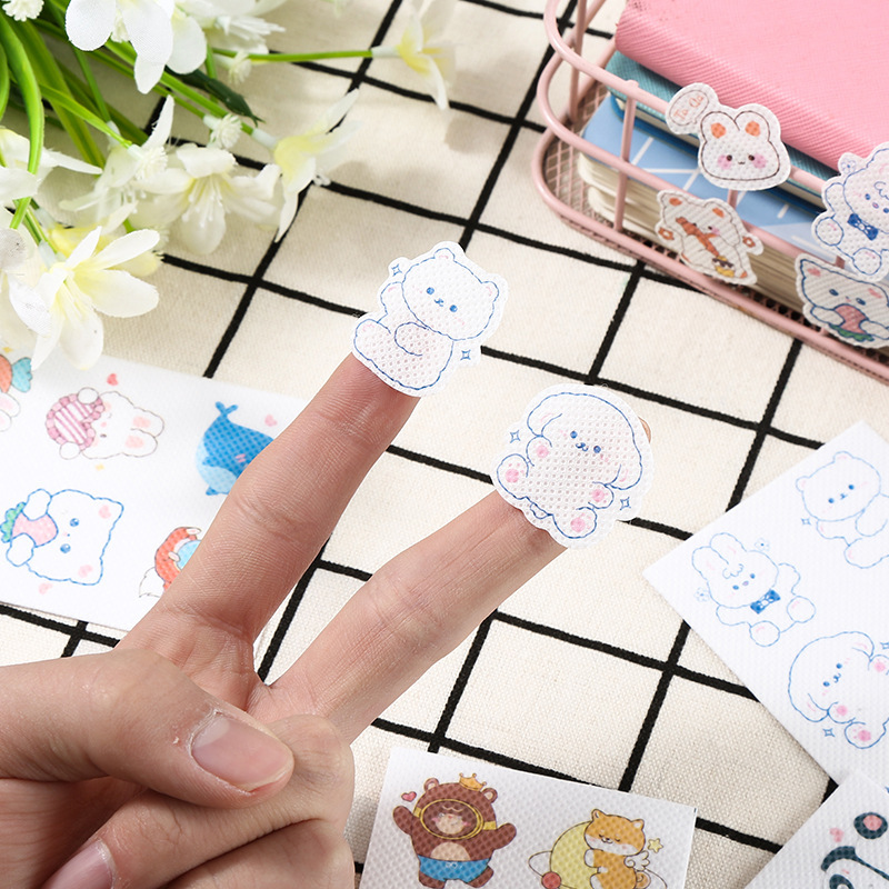 Special-shaped essential oil stickers children's cartoon non-woven outdoor non-mosquito stickers infant adult plants a generation of hair