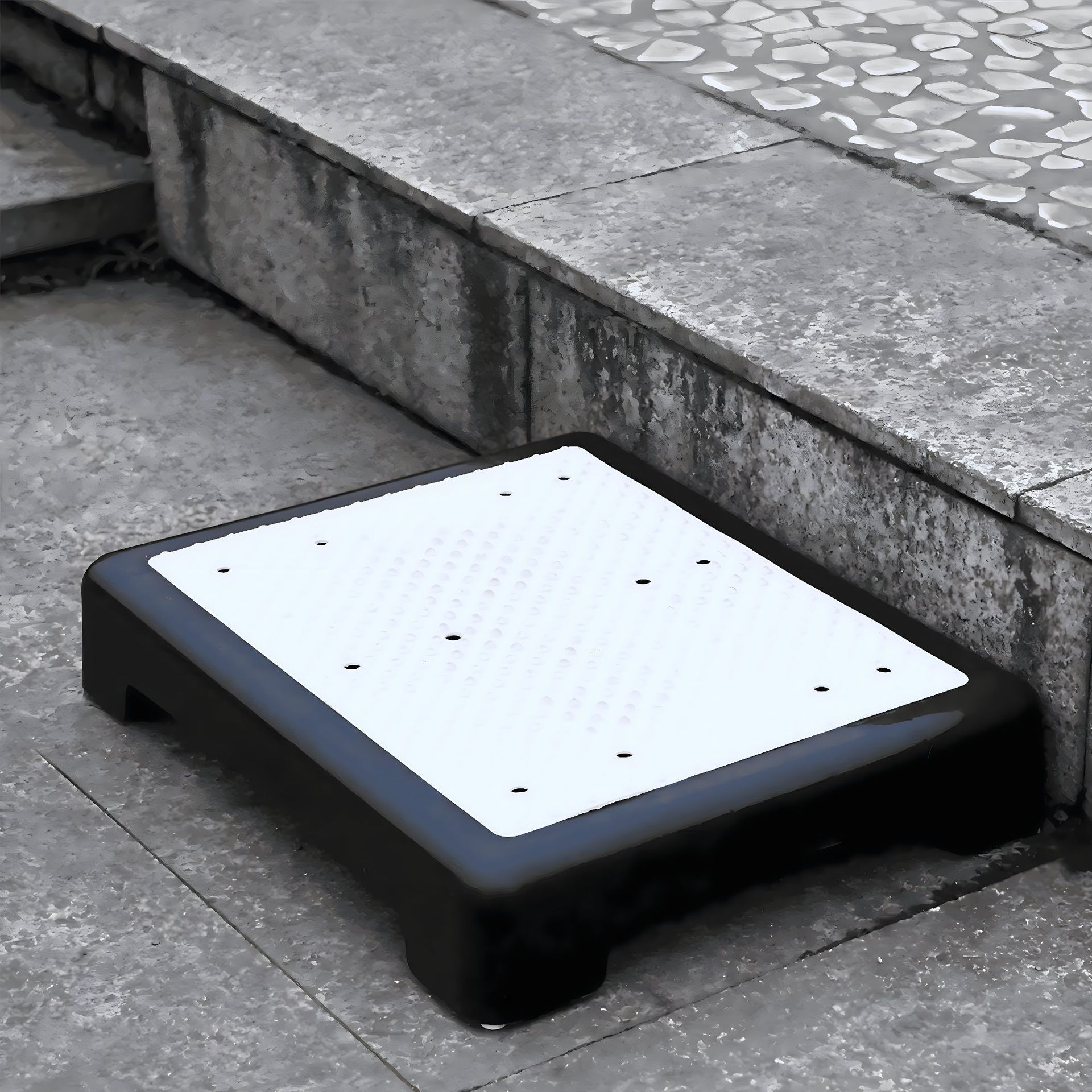 Non-slip outdoor step ladder mobile stairs outdoor step elderly auxiliary half step ladder can be superimposed outdoor pedal