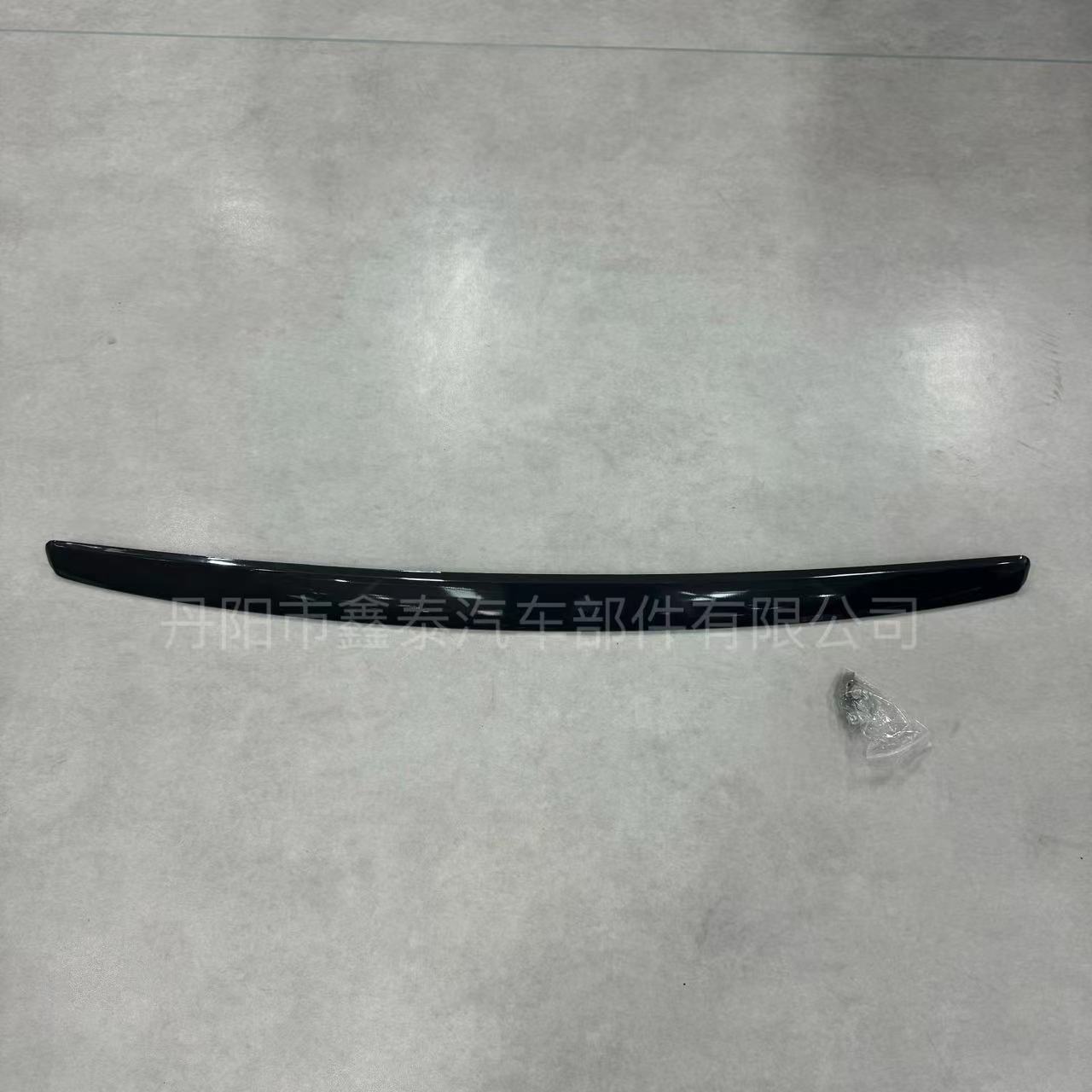 Applicable to 50 Bell DMAX 12 model cover bright strip cover Middle mesh trim car accessories pickup truck