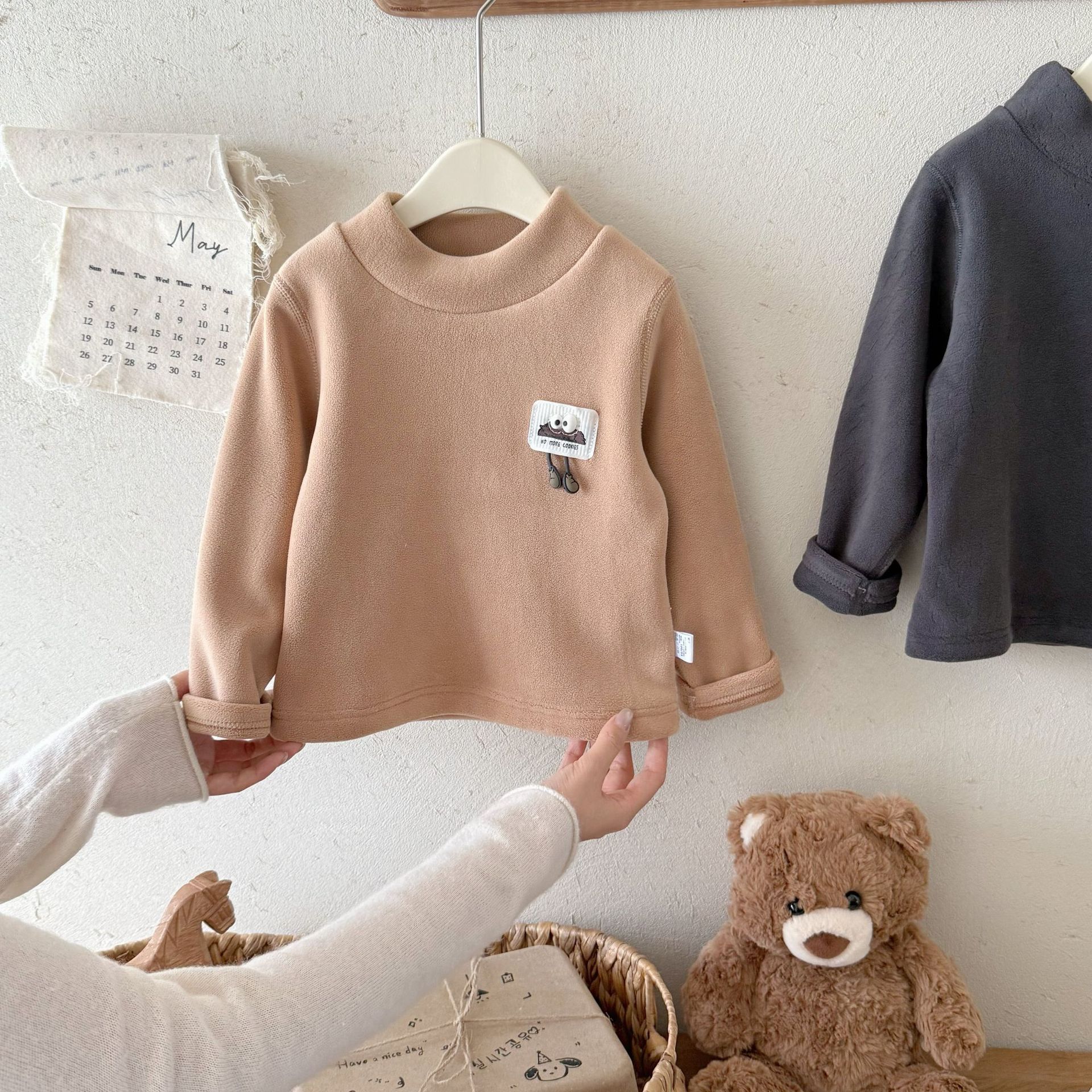 Children's Base Layer Autumn and Winter Fleece Seamless Cartoon Versatile Top Boys Girls Round Neck Thick Long Sleeve Children's Clothing