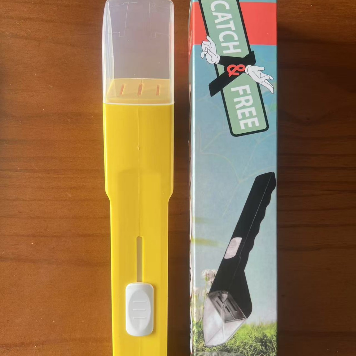 Переносной ловец насекомых для пауков и пчел