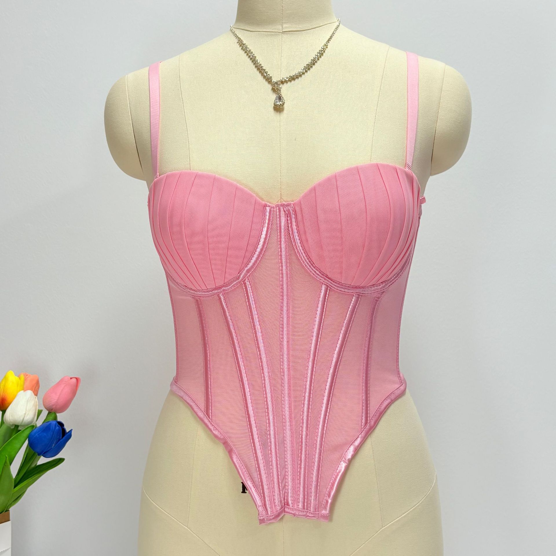 Spicy Girl's High-End Fishbone Bralette Tube Top Camisole for Women, Slim Fit, Irregular Design with Chest Pads and Pleated Fishbone Top