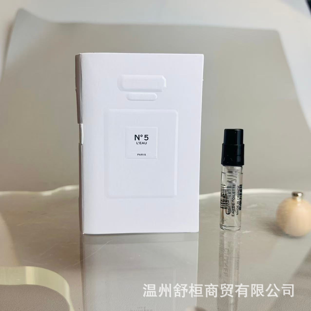 No. 5 Аква Голубая Золотая Версия Пудра Встречает Очаровательный Спорт Мужской Габриэль Стенд Взрыв