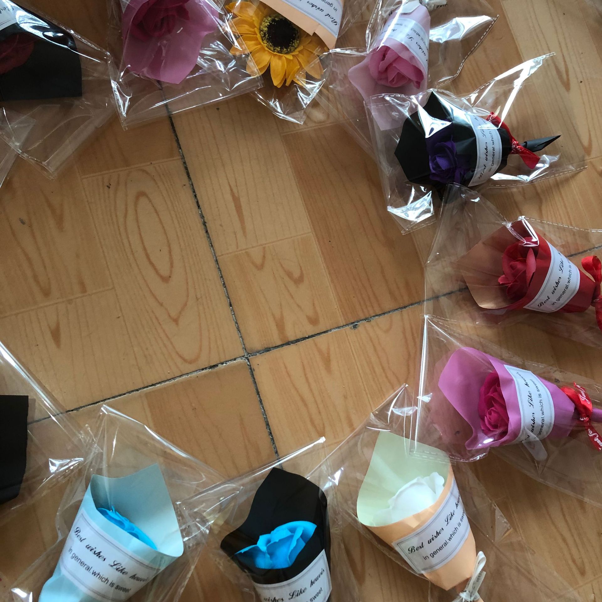 Mini small bouquet hand gift soap flower rose bouquet single decorative send independent packaging bag decorative bouquet