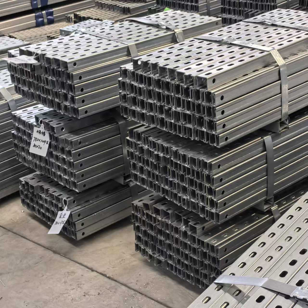 Manufacturer's Spot Galvanized C-Shaped Steel Punching Bracket Cold-Bent Roof Purlin Q235B Sandblasting Factory C-Shaped Steel Bracket