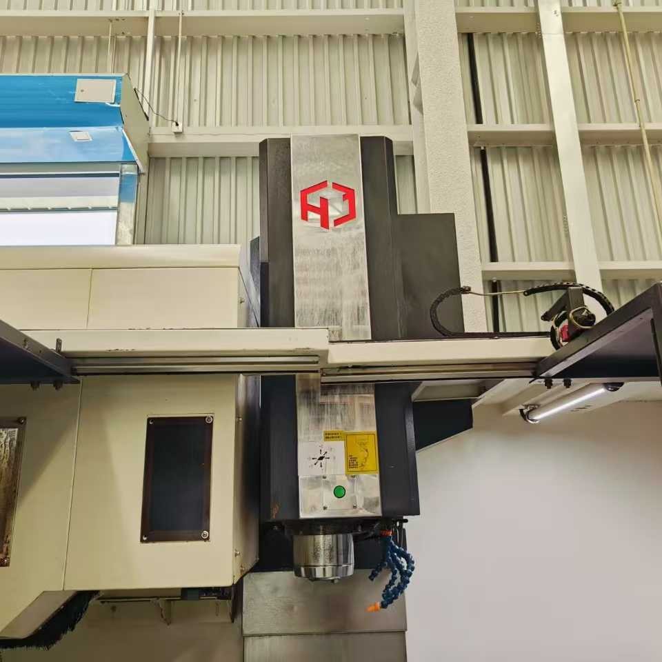 For Sale Second-Hand Huaji Cv-855 Vertical Machining Center Spindle Taper Bt40 in Stock