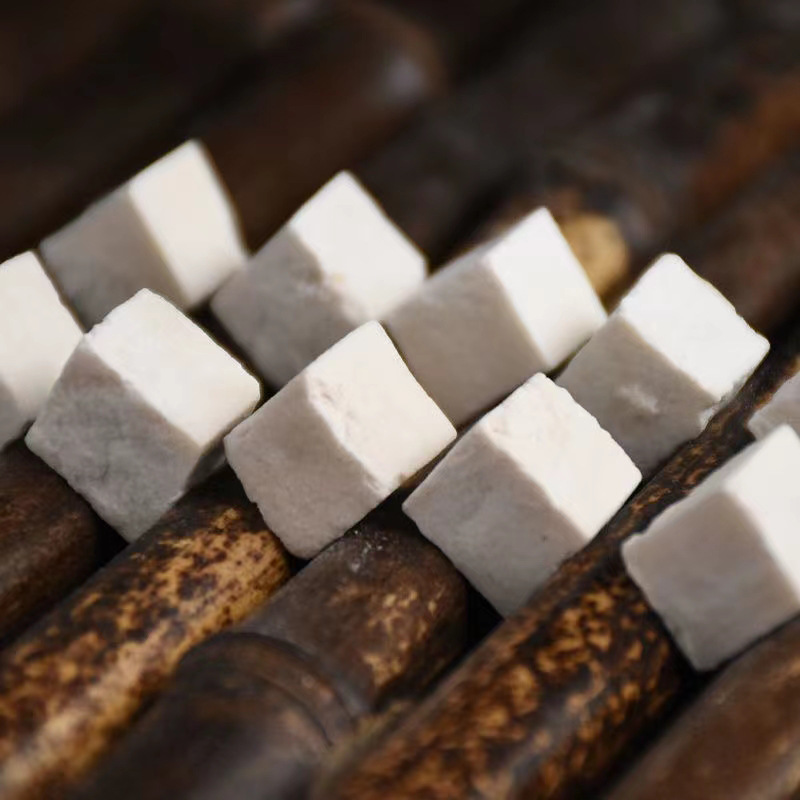 Wholesale Yunnan Bai Poria Diced Slices Powder Chinese Herbal Medicine Edible Grade Center Block Center Diced 500G/Bag Free Shipping