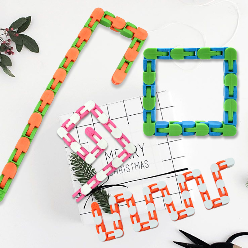 Cross-Border Products 24-Section Bicycle Track Chain Wackytracks Fluid Bracelet Bone Festival Vent Toy