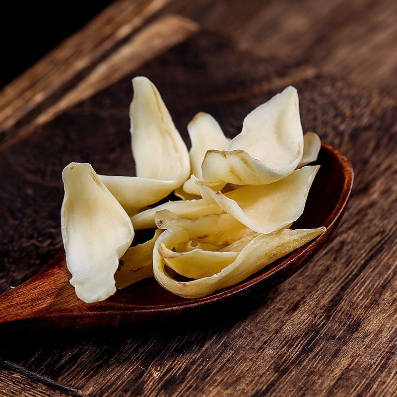 Versatile Medicinal and Edible Ingredients: New Lily, Clean and Medicinal Original Color Large Pieces of White Fungus, Goji Berries, and Lotus Seed Soup