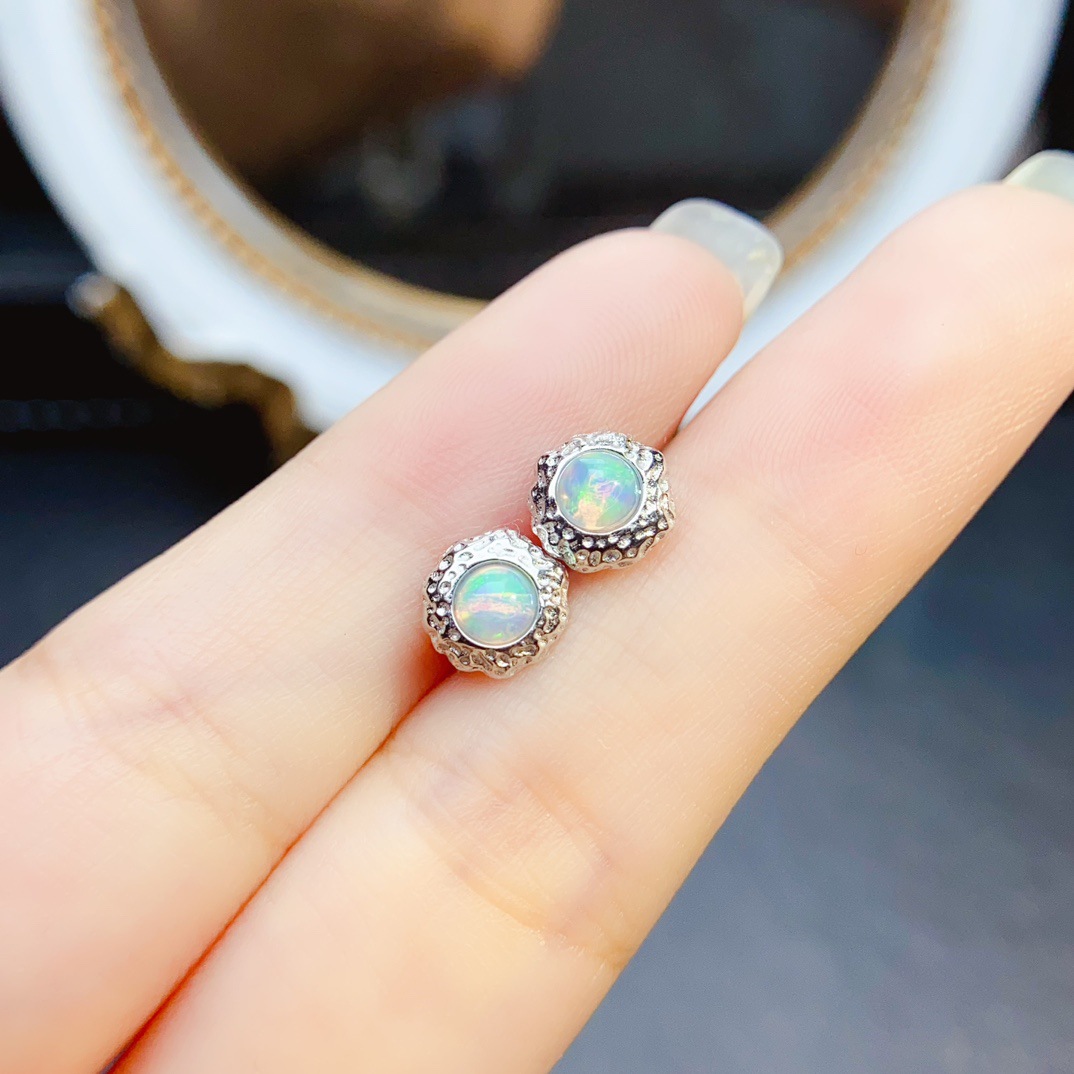 New natural opal earrings S925 silver inlaid main stone 4*4mm Joker net red explosions women's jewelry wholesale