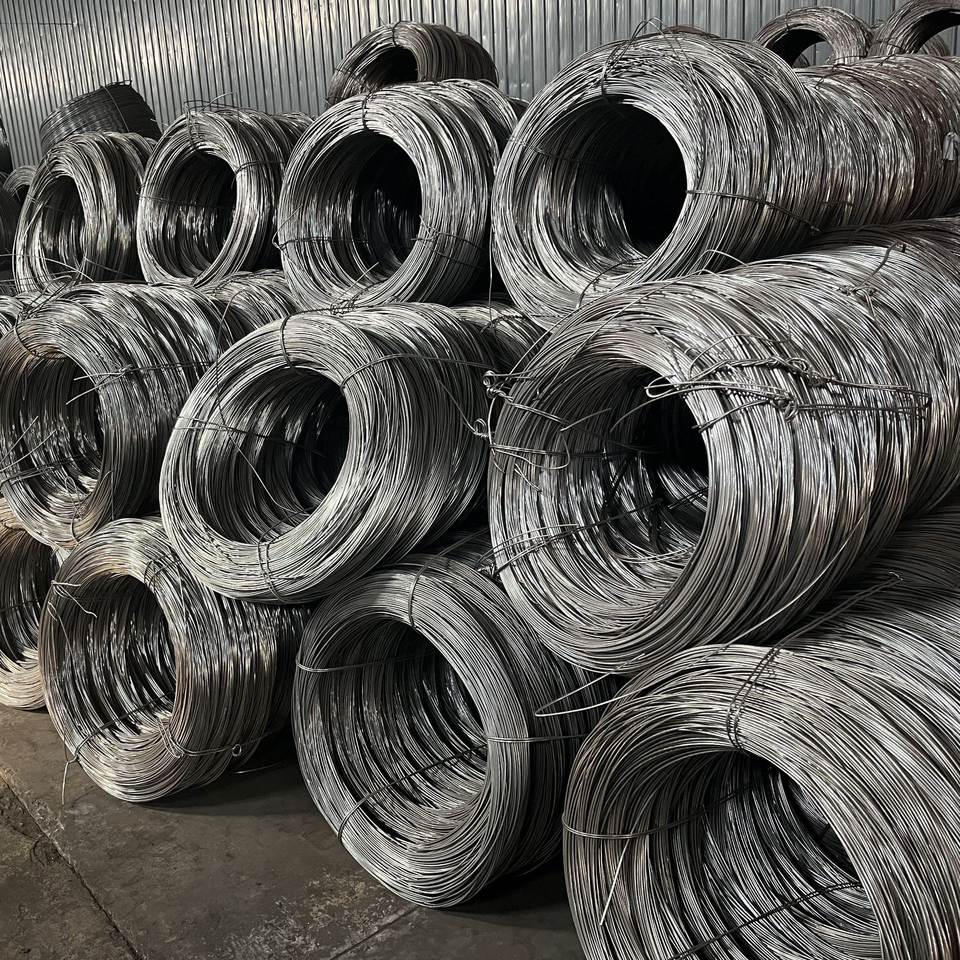 Galvanized iron wire quality assurance strong durable good corrosion resistance cold drawn wire raw material side wire