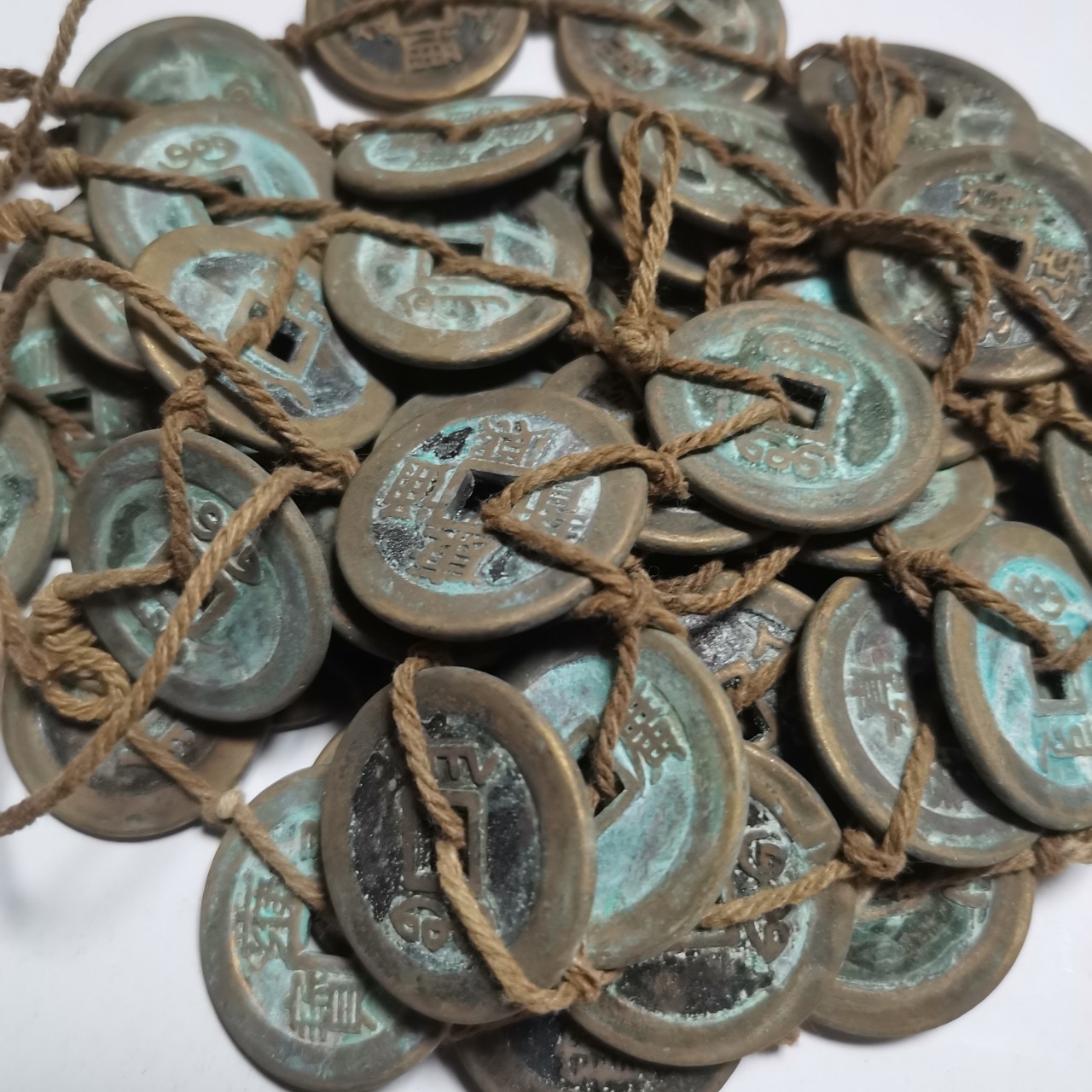 Diameter 28mm, Thickness about 2.3mm, Imitation Antique Copper Green Copper Coin Hemp Rope String of the Five Emperors of Qing Dynasty
