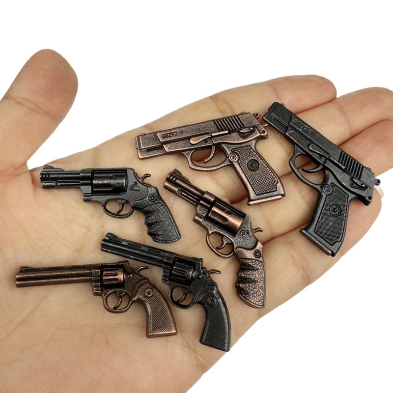 Doll House dollhouse Mini Model Soldier Miniature Props Accessories Metal Pistol Revolver Toy Gun New