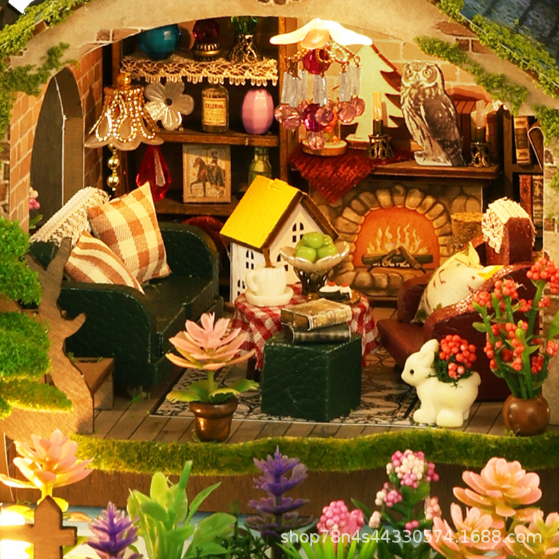 Qiaoyun diy hut forest adventure cross-border e-commerce toy model handmade DIY hut wooden assembled small house