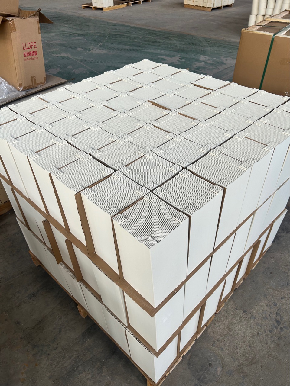 Керамическое тело для хранения тепла, кордиеритовый носитель, пористый сотый кирпич, корундовый мулитовый кирпич для хранения тепла, керамический заполнител