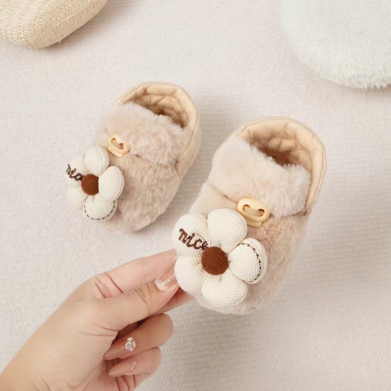 New Baby Mao Shoes Baby Foot Cover Baby Autumn and Winter Shoes Thickened fleece-lined Warm Shoe Cover Step Front Shoes Children's Cotton Shoes