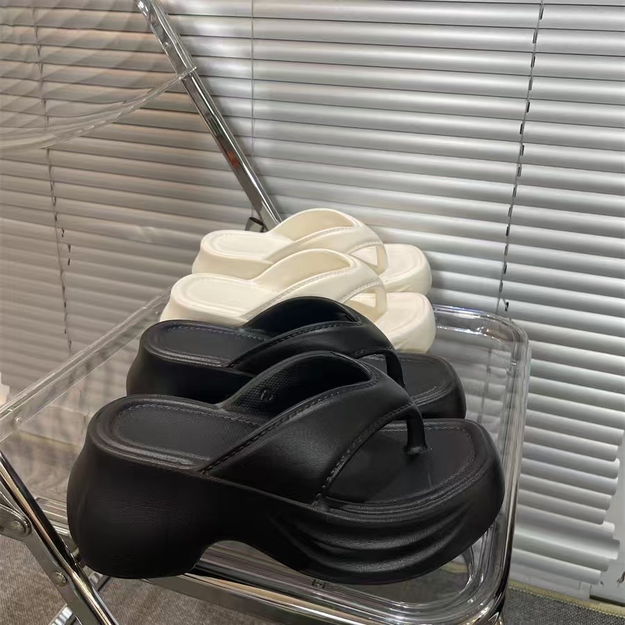 2025 New Simple Style Flip-Flops for Women's Summer Outer Wear Flip-Flops for Beach Vacation Lazy Slippers