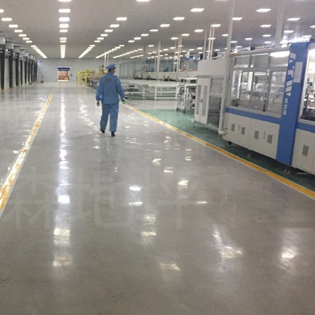 Цементный пол в заводском гараже, пылезащитный твердый состав, агент для отверждения бетона, эпоксидная краска для пола, восстановление отвержденного пола