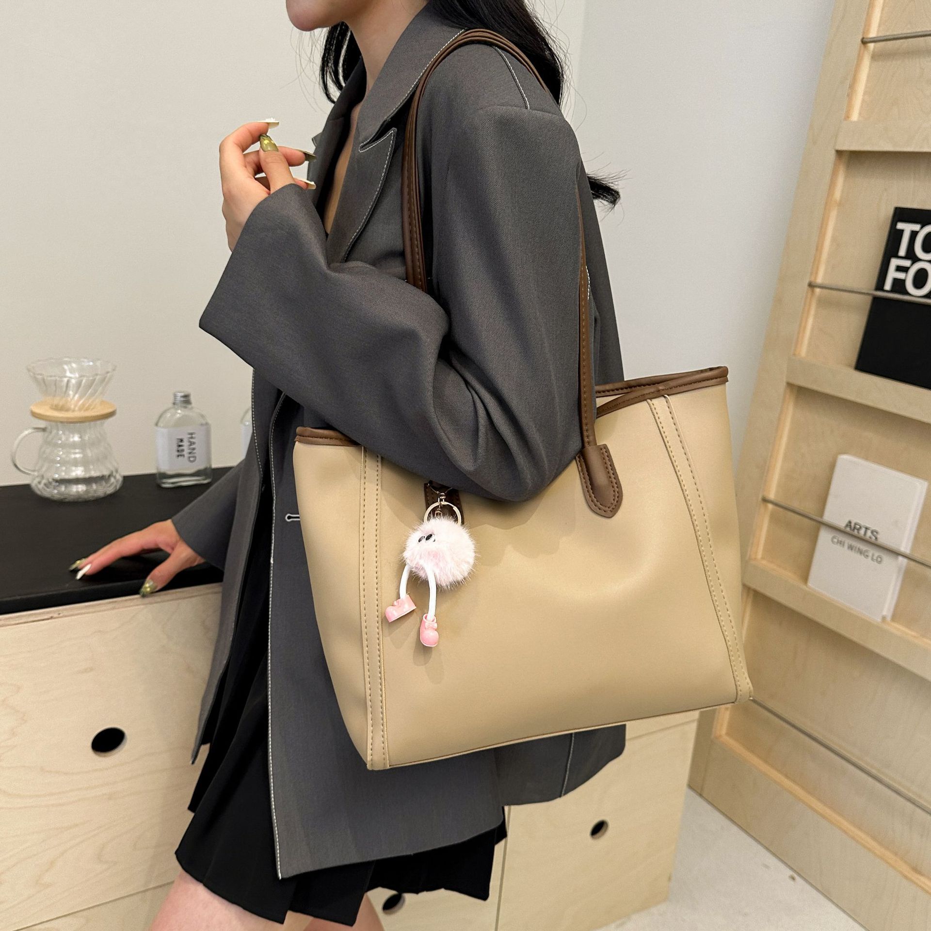 Elegant Commuter Handbag 2025 Autumn and Winter Women's Versatile Korean Style Shoulder Crossbody Bag Underarm Tote Bag