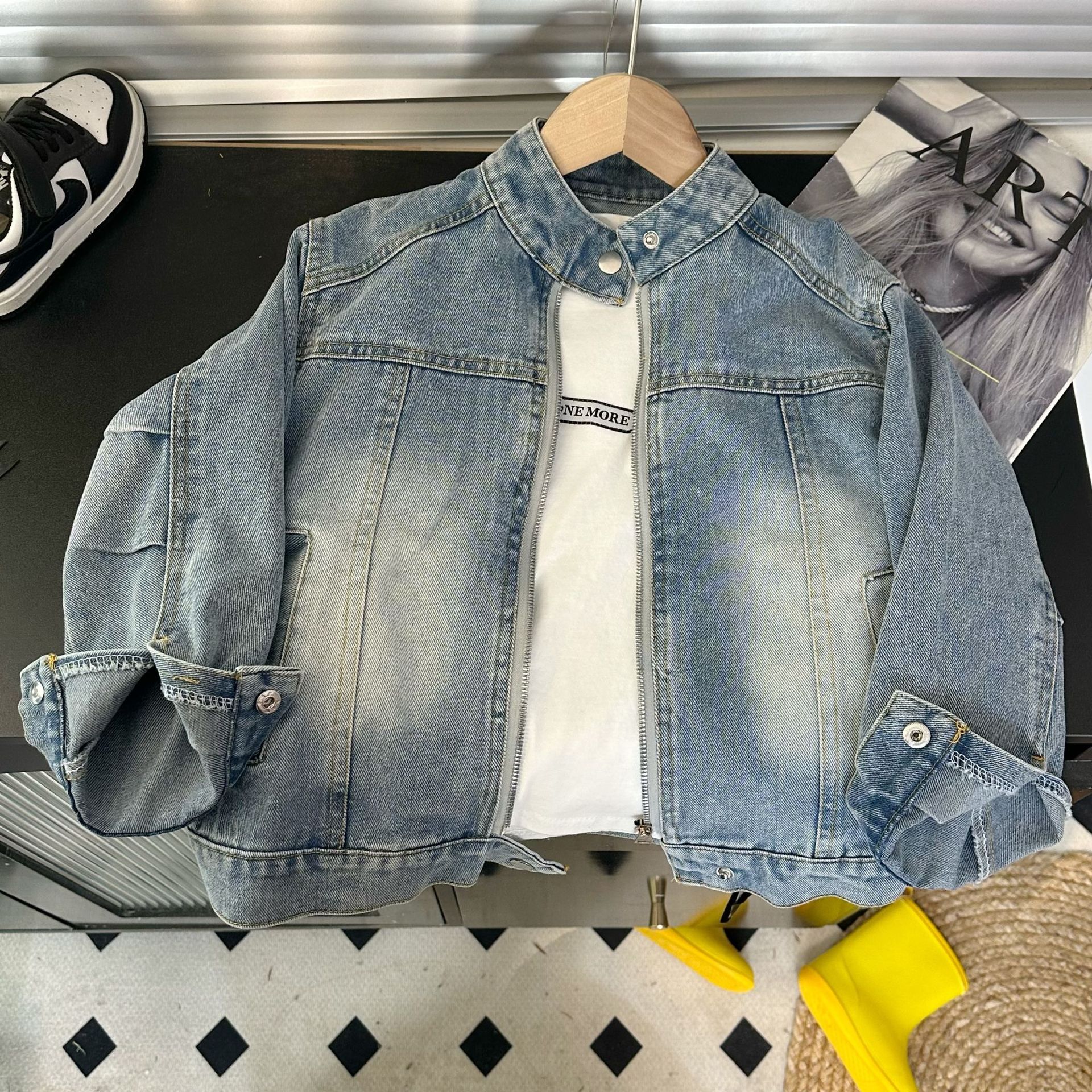 Детская джинсовая куртка в винтажном стиле с песчаным мытьем для мальчиков и девочек, короткий стиль, модный воротник