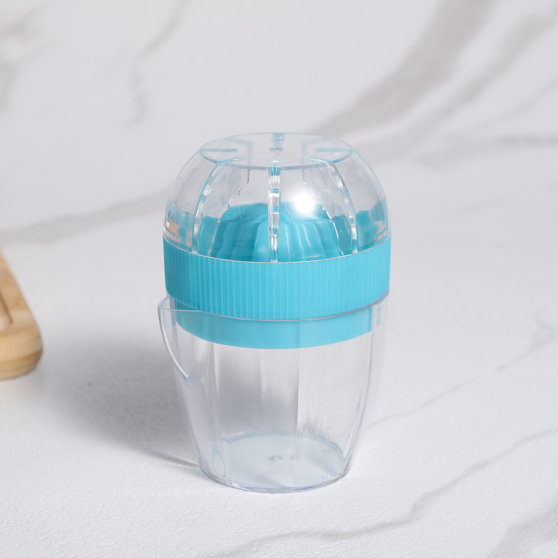 Factory Direct Supply Mini Lemon Juicer Fruit Orange Press Small Apple Pear Juicer