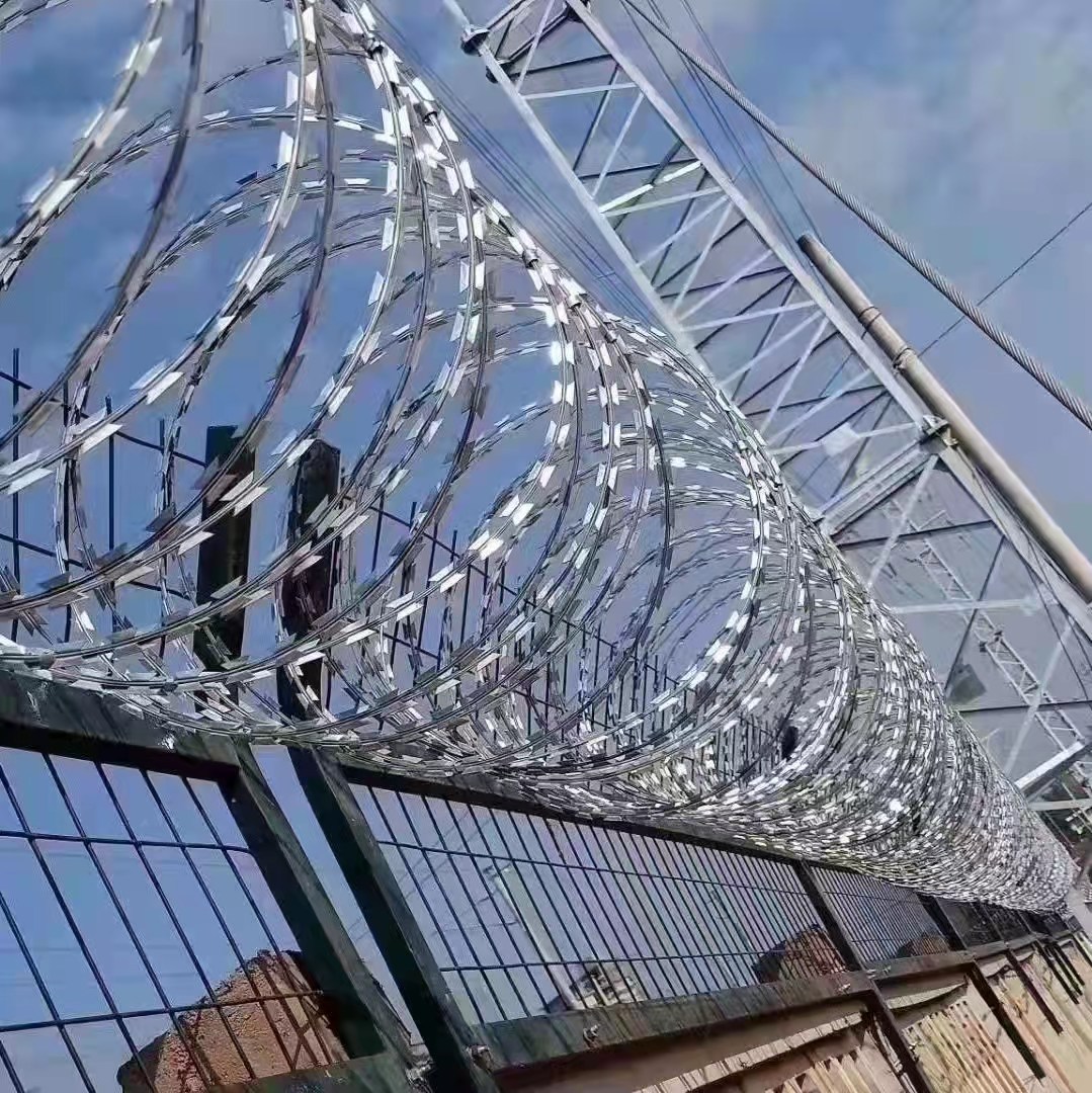 Противоугонная колючая проволока для тюремной стены, защитная сетка для аэропорта, колючая веревка