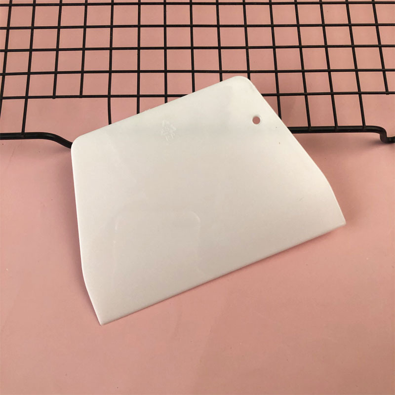 Flour scraper baking spatula plastic cake cream spatula cutter rice rolls scraper baking cut trapezoidal cut dough